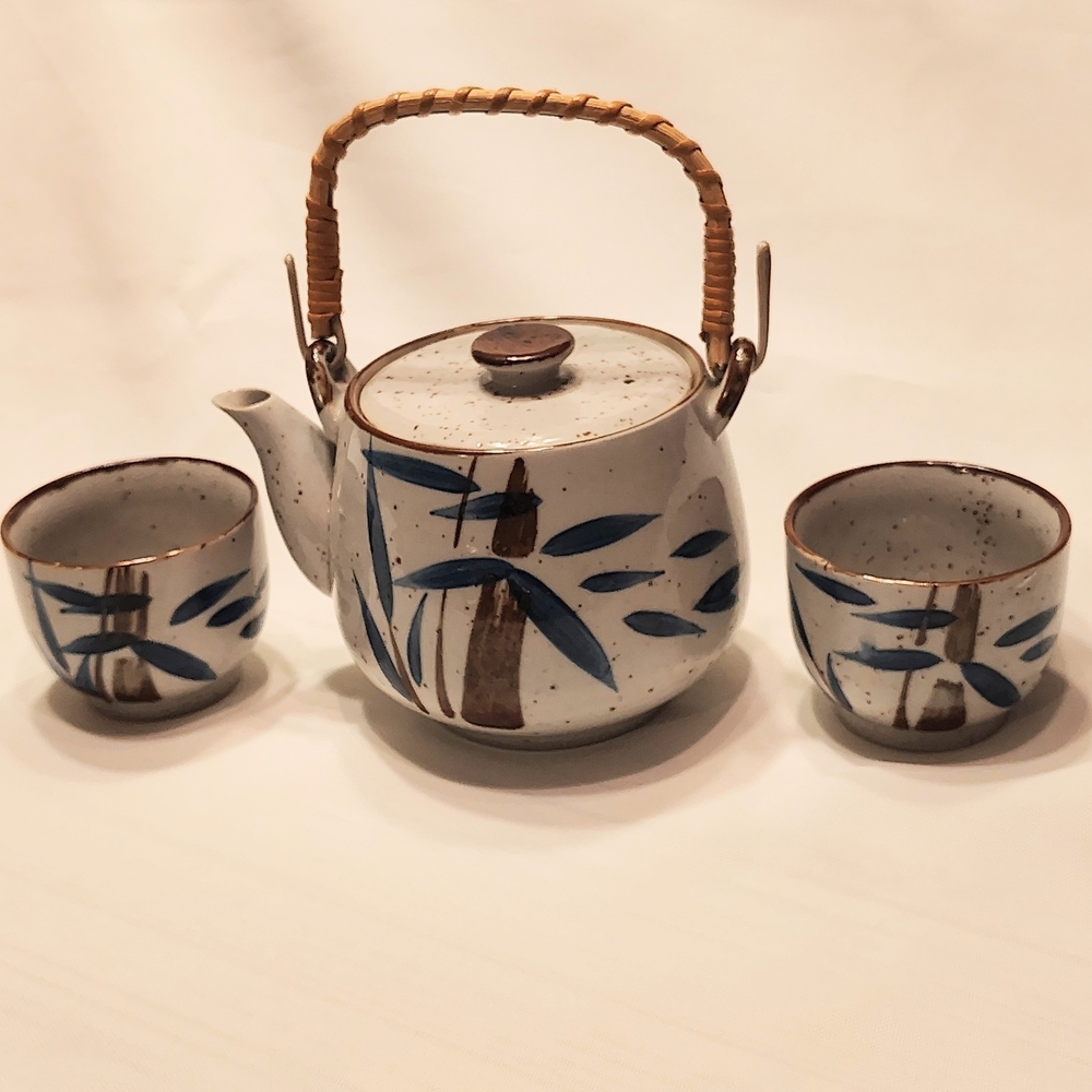 Japanese Vintage Tea Pot Set. Hand Painted Porcelain with Bamboo Handle.
